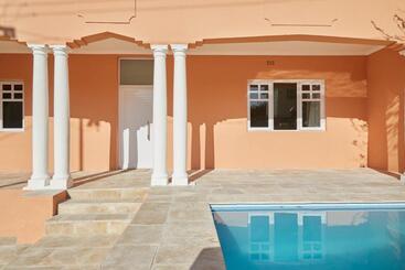 پانسیون City Club Guesthouse