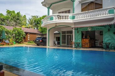 تختخواب و صبحانه Habana Angkor Boutique