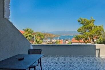 هتل Miralya Suites