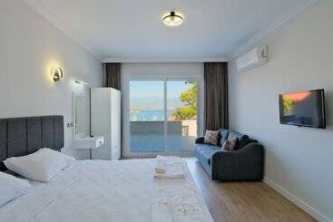 هتل Miralya Suites