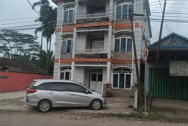 هتل Oyo 92751 Marang Homestay Syariah