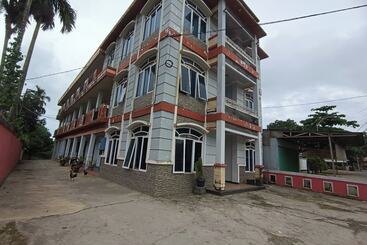 هتل Oyo 92751 Marang Homestay Syariah