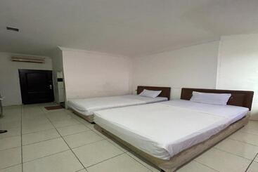 فندق Oyo 92772 Losmen Diah Syariah