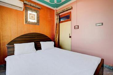 호텔 Oyo 81499 As Grand