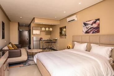 هتل Playa Del Pacha Suites