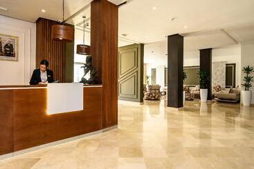 هتل Playa Del Pacha Suites