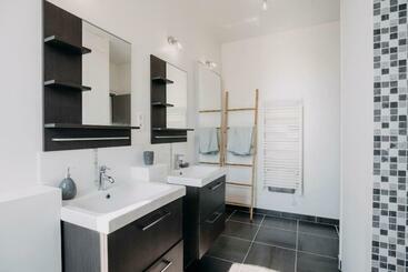 پانسیون Coeur De Ville #h3   Wifi Et Netflix   Lave Linge   Logement Partagé   Chambre Privée