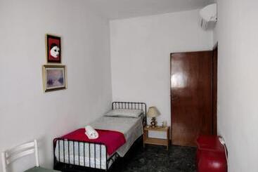 پانسیون Stefy S Rooms