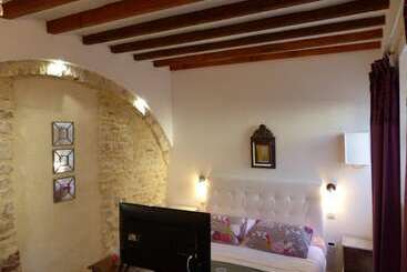 تختخواب و صبحانه Chambre D Hôtes Logis De Saint Jean
