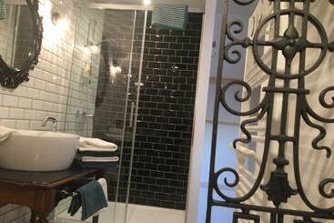 تختخواب و صبحانه Chambre D Hôtes Logis De Saint Jean