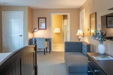 تختخواب و صبحانه Onesixtyfive, The Inn On Park Row