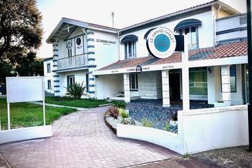 Beach Hotel   Le Grand Chalet