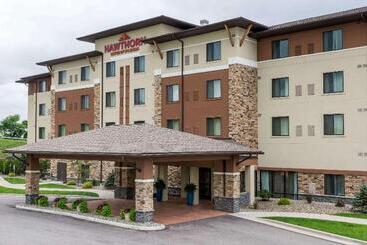 Отель Hawthorn Suites By Wyndham Wheeling At The Highlands