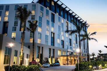 هتل Hilton West Palm Beach