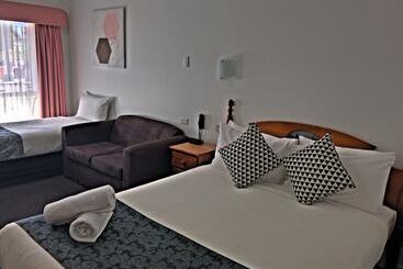 هتل New England Motor Inn