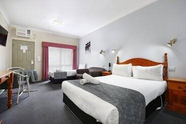 هتل New England Motor Inn