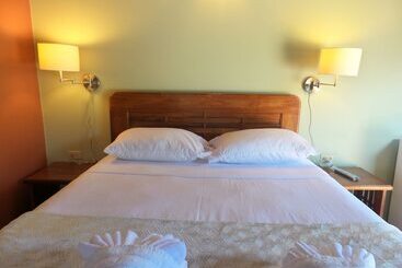 هتل Shepherd's Inn