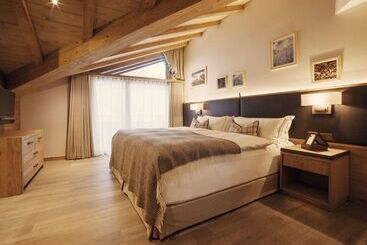 酒店 The Capra Saasfee