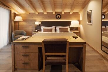 酒店 The Capra Saasfee