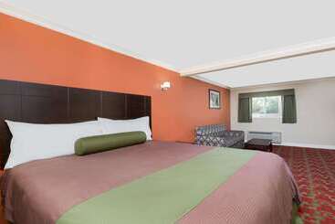 هتل Travelodge Inn & Suites By Wyndham Bell Los Angeles Area