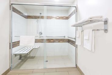 هتل Travelodge Inn & Suites By Wyndham Bell Los Angeles Area