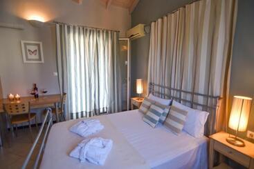هتل Villa Theodora