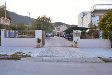 هتل Villa Theodora