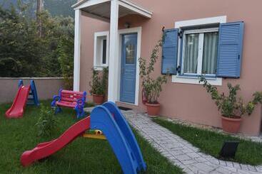 هتل Villa Theodora
