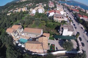 هتل Villa Theodora
