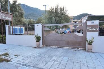 هتل Villa Theodora