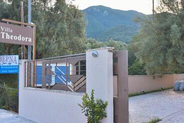 هتل Villa Theodora