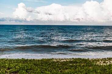هتل White Sand Beach Resort