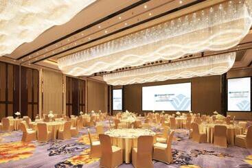 هتل Wyndham Grand Plaza Royale Huayu Chongqing