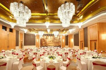 هتل Wyndham Grand Plaza Royale Mingfa Zhangzhou