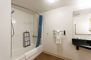 Motel 6 Moosomin, Sk