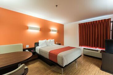 Motel 6 Moosomin, Sk
