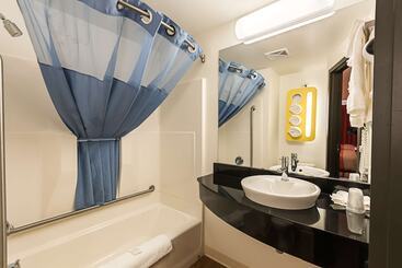 Motel 6 Moosomin, Sk