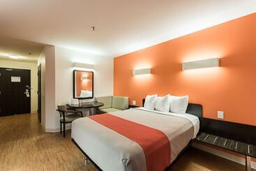 Motel 6 Moosomin, Sk