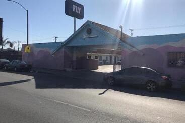 مُتل The Fly Inn