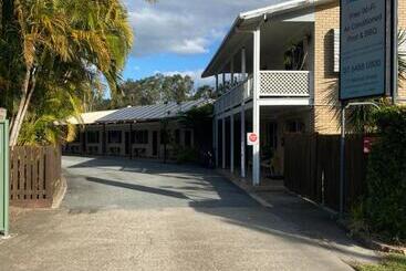 Tin Can Bay Motel