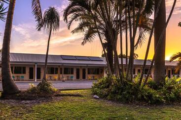 Tin Can Bay Motel