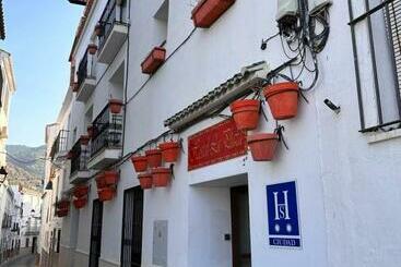 هاستل Hostal Moon