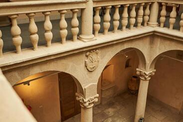 هتل Casa Palacio Pereros