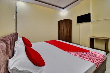 Oyo Flagship Hotel Prateek