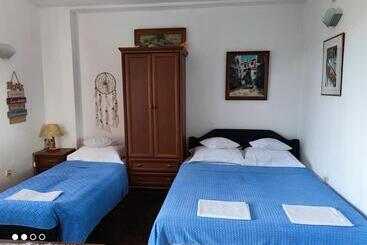 پانسیون Apartmani Fortunela