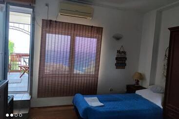 پانسیون Apartmani Fortunela