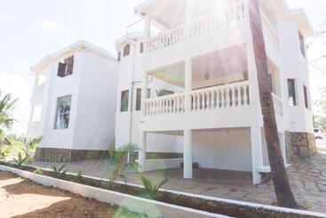 پانسیون Takaungu Pool Villa