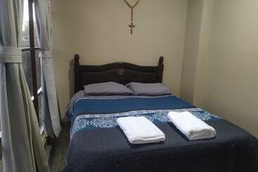 تختخواب و صبحانه Hostal Alejandra