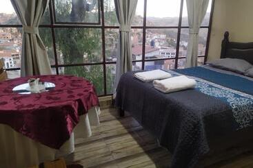 تختخواب و صبحانه Hostal Alejandra