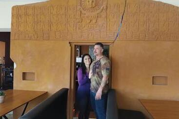 تختخواب و صبحانه Hostal Alejandra